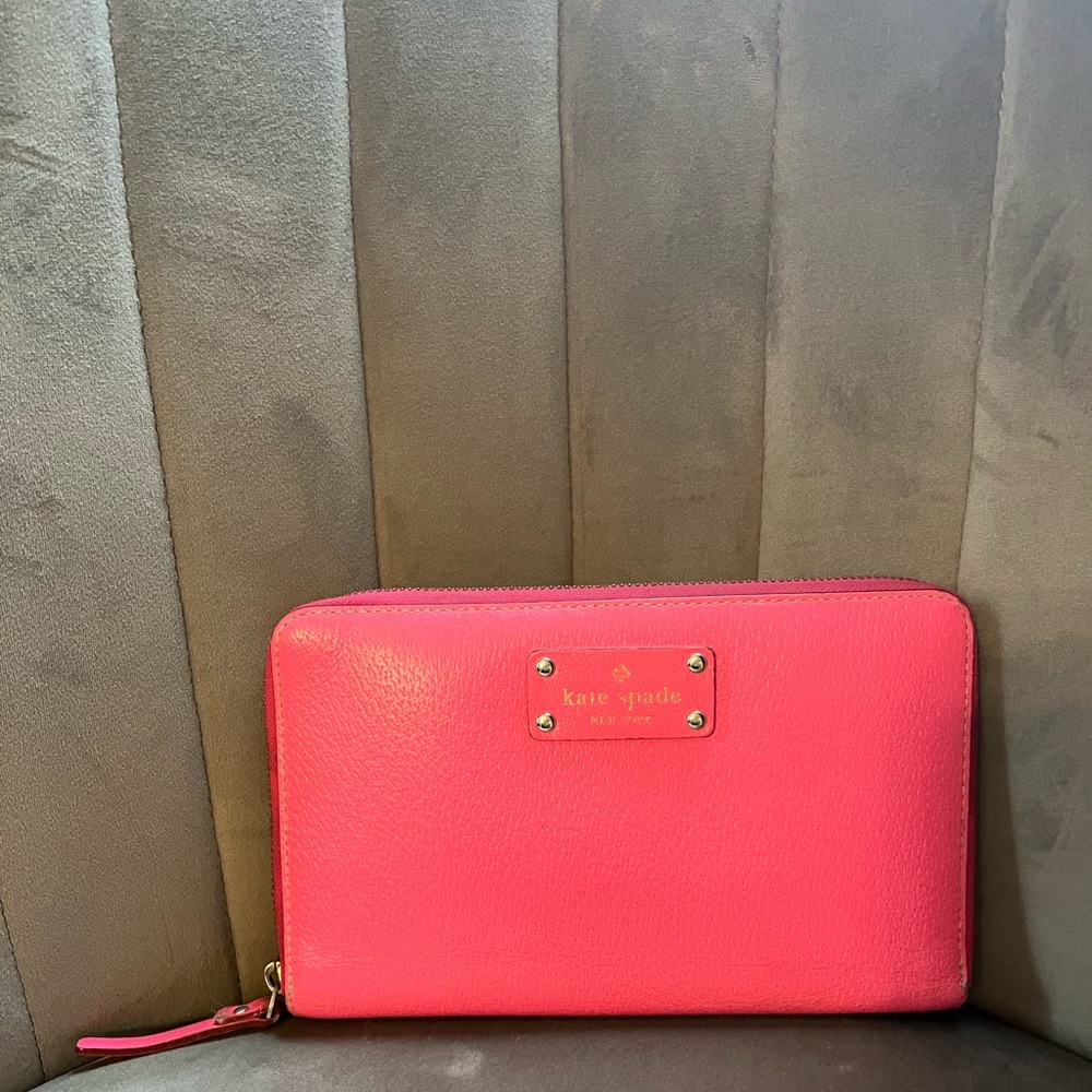 Kate spade travel wallet